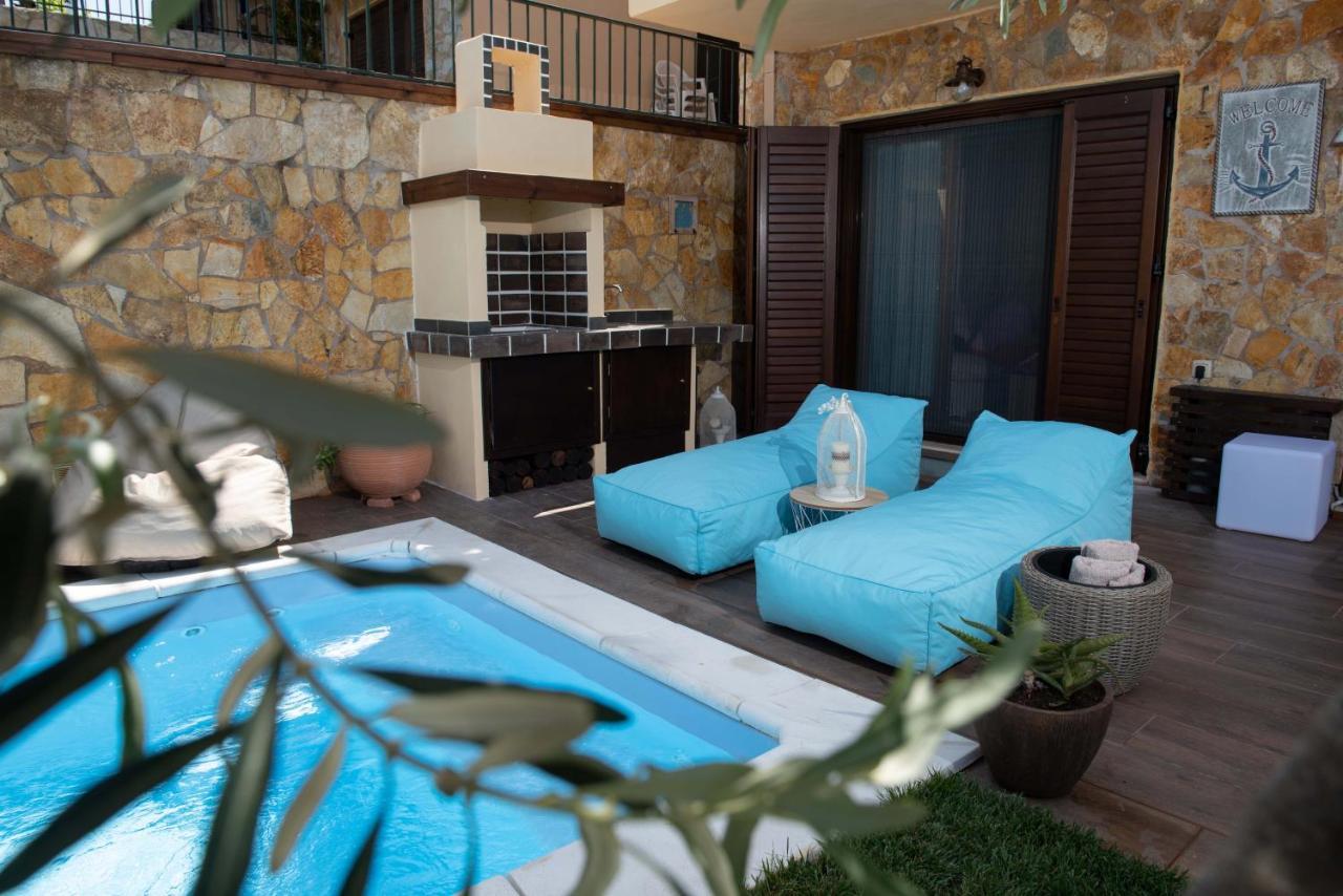 Dandy Villas Nea Roda - Melodic Waves - Private - Pool - Parking - Cellar 외부 사진