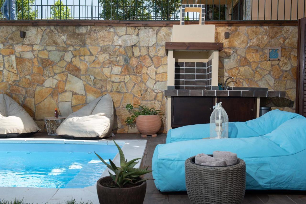 Dandy Villas Nea Roda - Melodic Waves - Private - Pool - Parking - Cellar 외부 사진