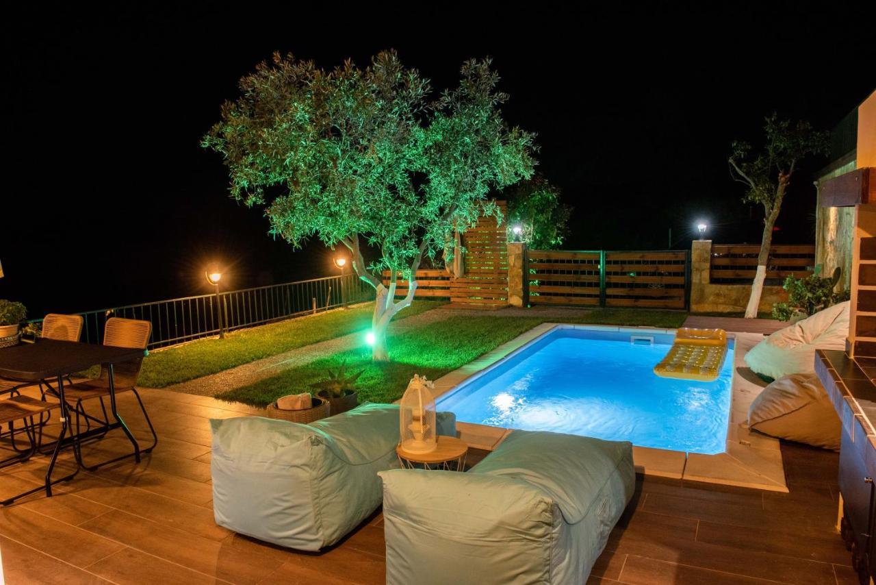 Dandy Villas Nea Roda - Melodic Waves - Private - Pool - Parking - Cellar 외부 사진