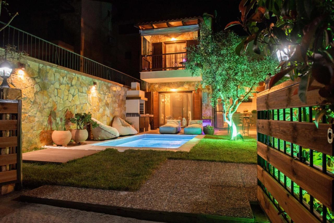 Dandy Villas Nea Roda - Melodic Waves - Private - Pool - Parking - Cellar 외부 사진